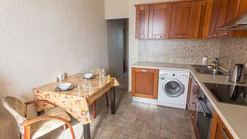 Apartment, 1 Schlafzimmer | Eigene Küche | Kühlschrank, Mikrowelle, Ofen, Herdplatte