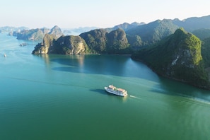 Aerial view - Halong Sapphire Cruise (Ha Long)