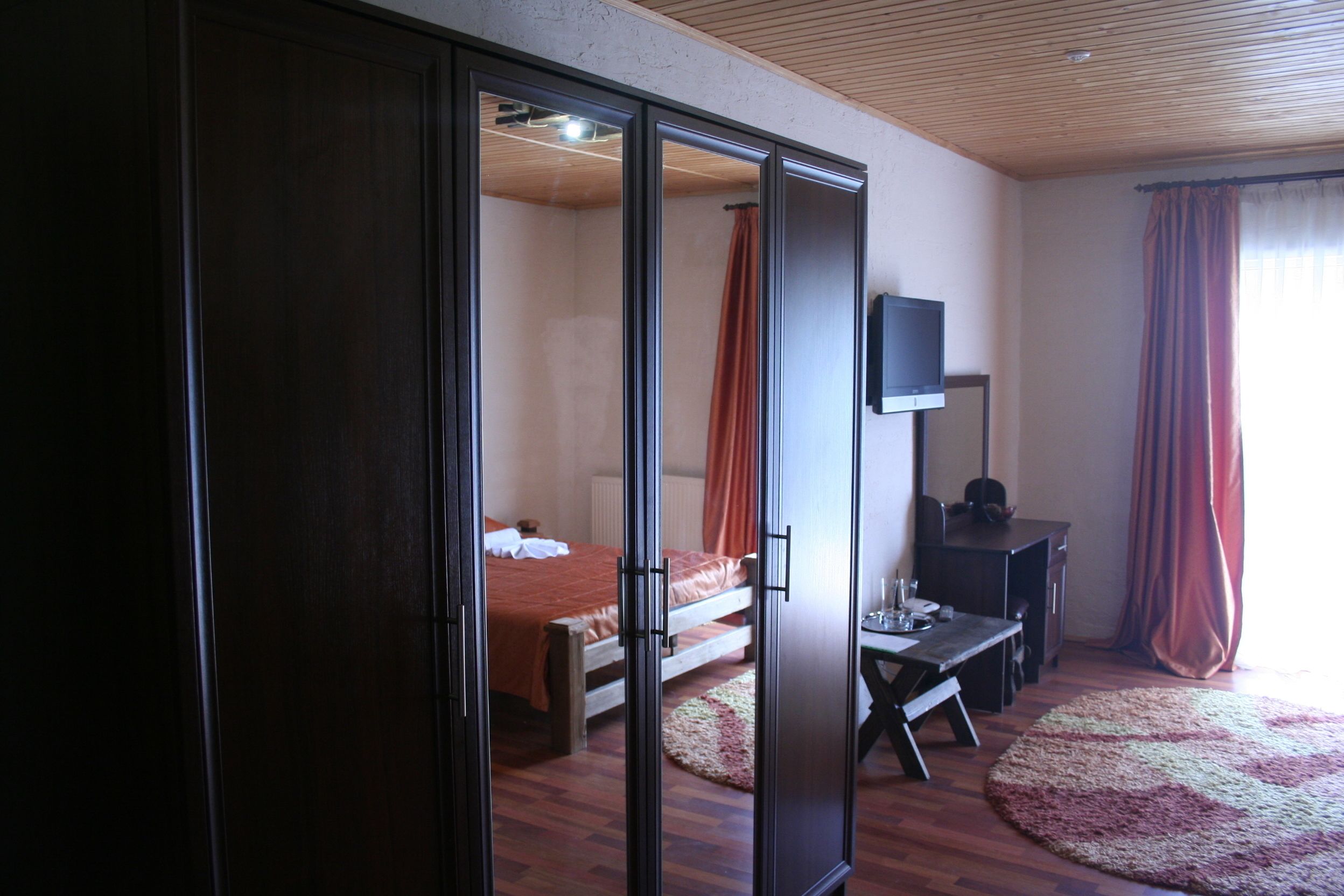 Junior Suite | In-room safe, desk, blackout drapes, soundproofing
