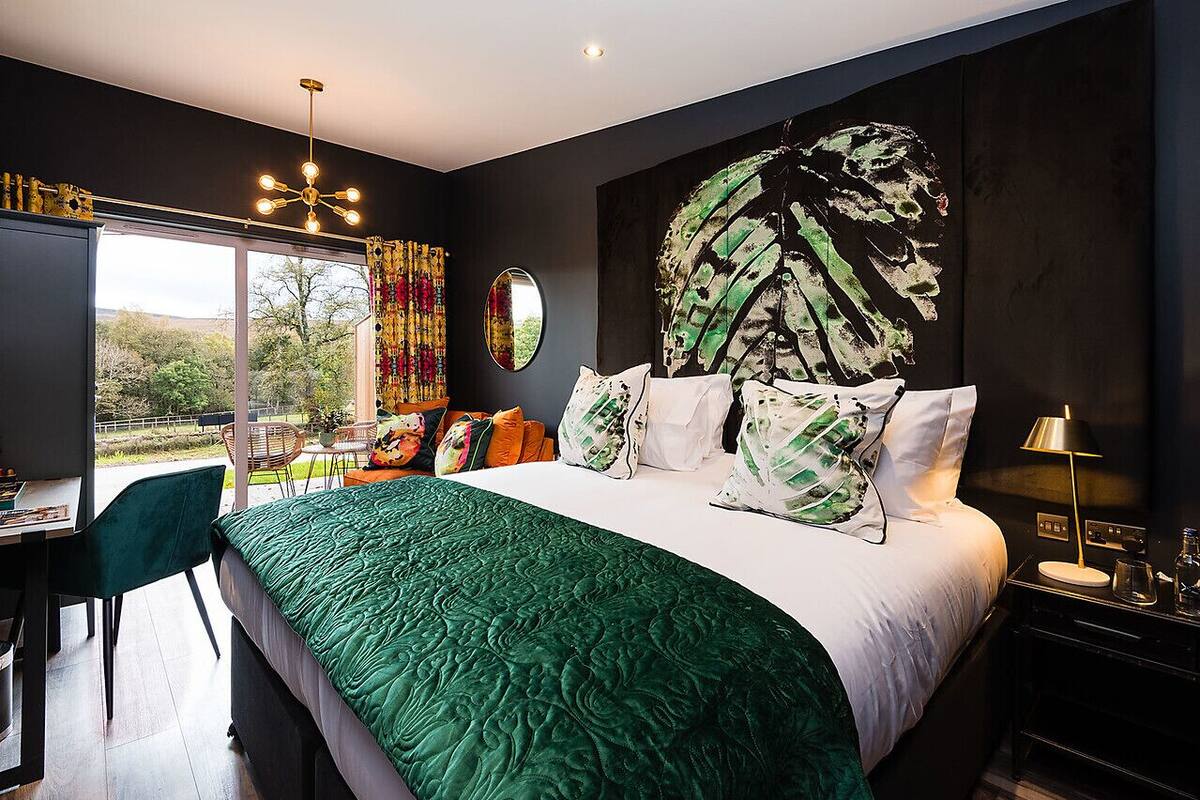 design room | 1 bedroom, hypo-allergenic bedding, individually furnished