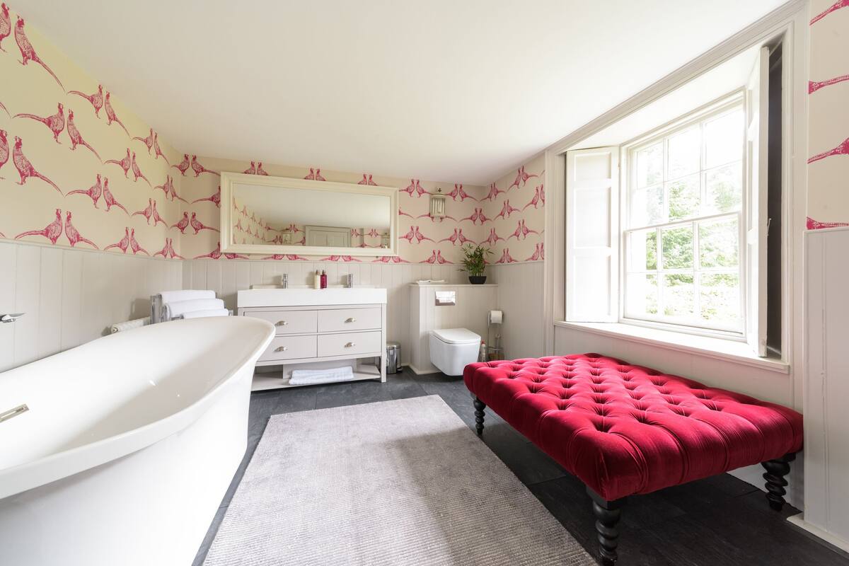 deluxe double room (the governess's quarters) | bathroom | free toiletries, hair dryer, towels, soap