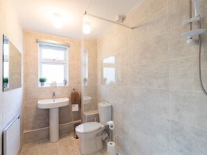 Apartment, Private Bathroom | Bathroom - 2-bedroom Apartment Woodgrange Court (Hoddesdon)