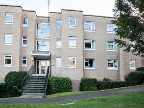 Exterior - 2-bedroom Apartment Woodgrange Court (Hoddesdon)