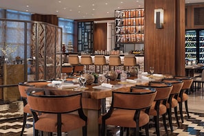 2 restaurants, breakfast, lunch, dinner served; Thai cuisine