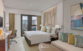 Ropa de cama de alta calidad y minibar 