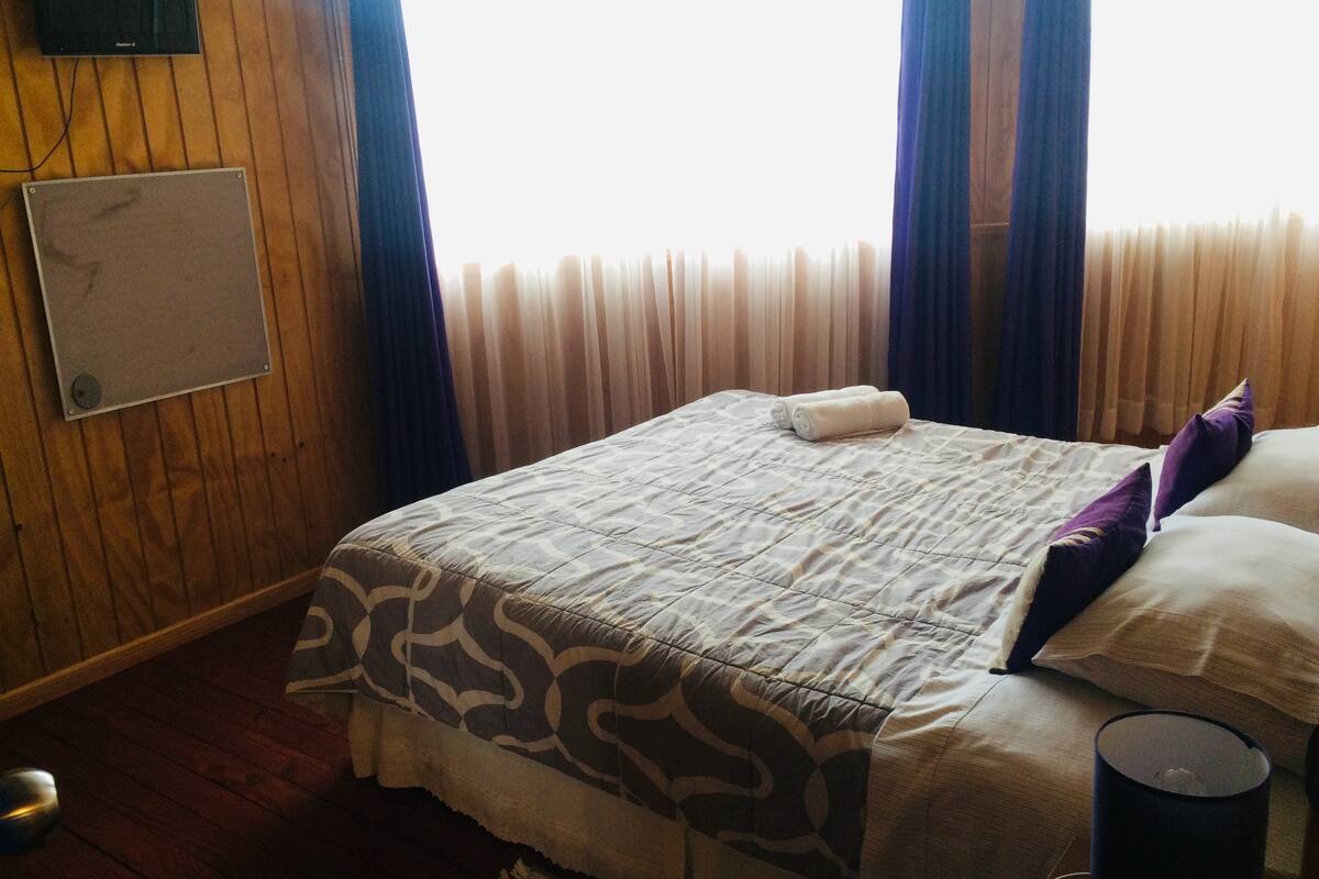 Basic-dobbeltværelse - 1 queensize-seng - ikke-ryger | Gratis Wi-Fi, sengetøj