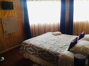 Basic Double Room, 1 Queen Bed, Non Smoking | Free WiFi, bed sheets