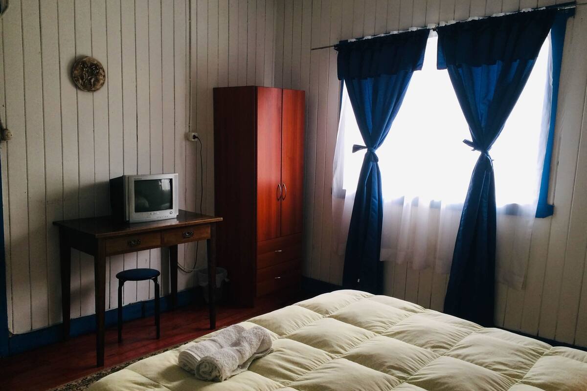 Basic Double Room, 1 Queen Bed, Non Smoking | Desk, free WiFi, bed sheets