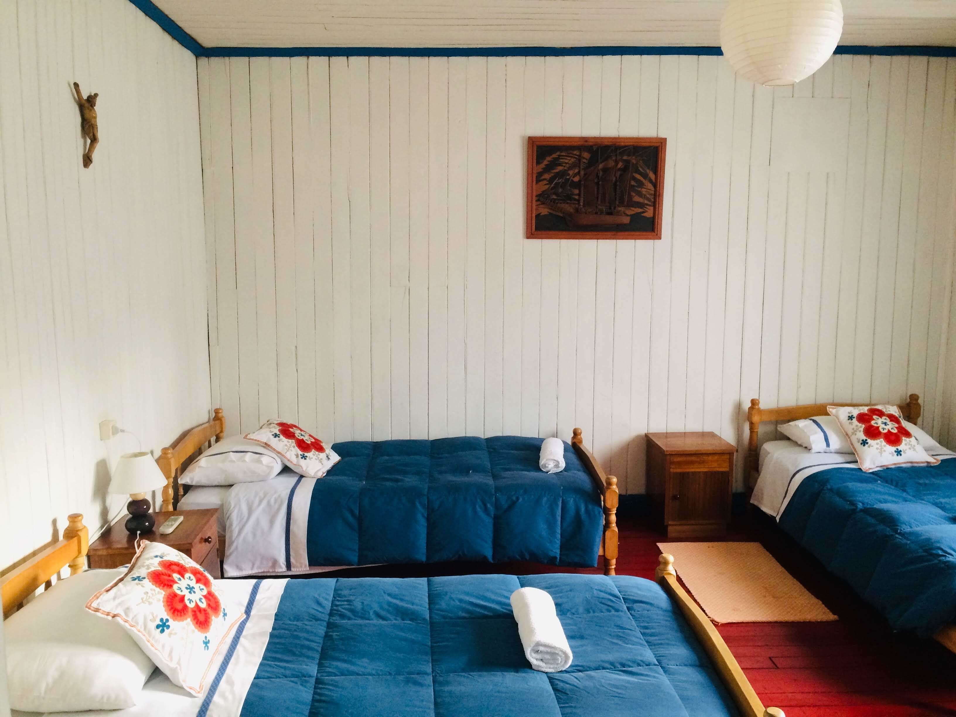 Basic Triple Room, 3 Twin Beds, Non Smoking | Desk, free WiFi, bed sheets