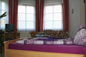 Δίκλινο Δωμάτιο (Double) | Γραφείο, δωρεάν κούνιες/κρεβατάκια μωρού, πτυσσόμενα/έξτρα κρεβάτια 