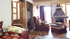 Apartment | Living room | Smart TV, fireplace - Dar Saada (Imouzzer du Kandar)