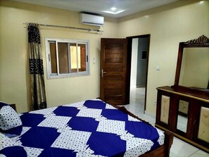 2 bedrooms, soundproofing, free WiFi, bed sheets - Maison de vacances Cité douane Dakar (Guediawaye)