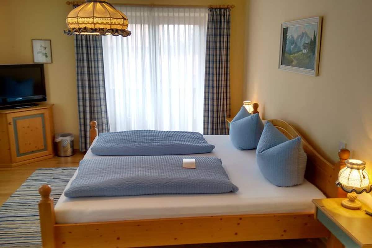 double room | in-room safe, free cots/infant beds, rollaway beds, free wifi
