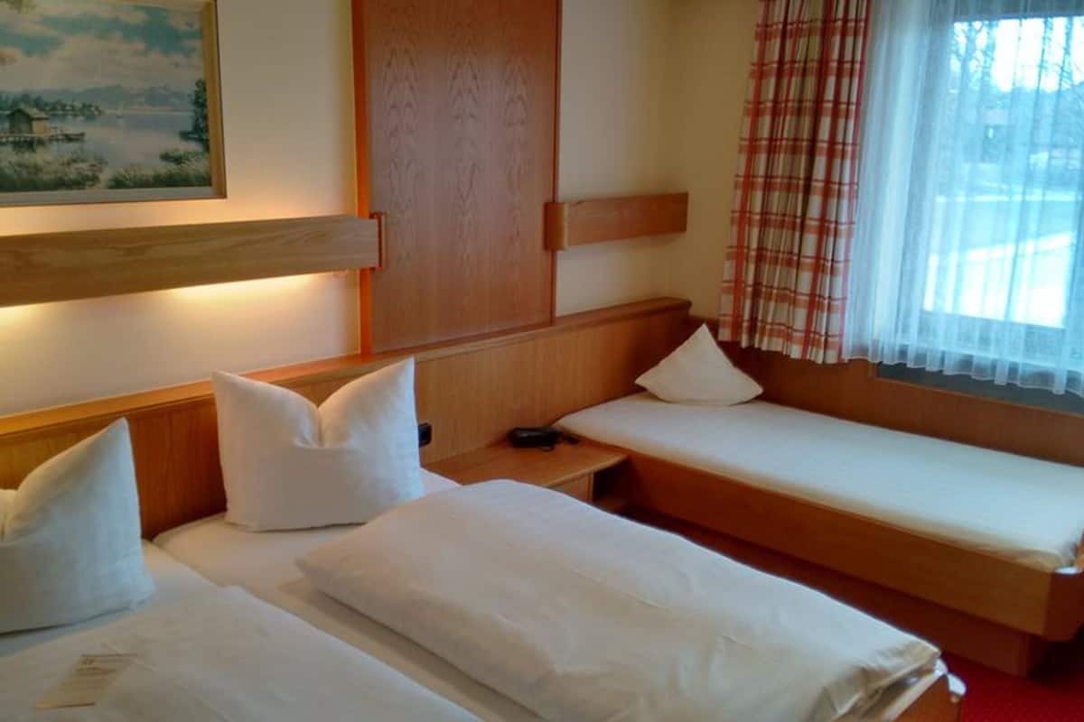 triple room | in-room safe, free cots/infant beds, rollaway beds, free wifi