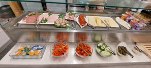 Daily buffet breakfast (EUR 12 per person) - Hotel Polonia - Frankfurt-Oder (Frankfurt an der Oder)
