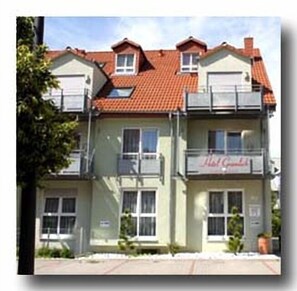 ด้านหน้าที่พัก