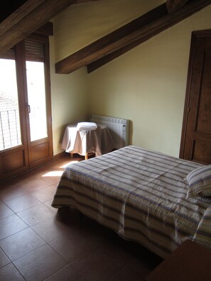 Habitación doble | Cunas gratuitas, camas supletorias, wifi gratis y ropa de cama