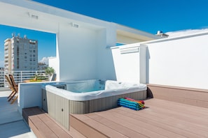 Luxury-Apartment, Whirlpool | Balkon