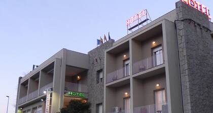Hotel Puerta de España