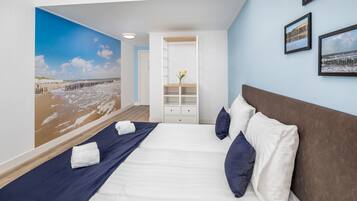 Comfort Double Room | Blackout curtains, soundproofing, rollaway beds, free WiFi