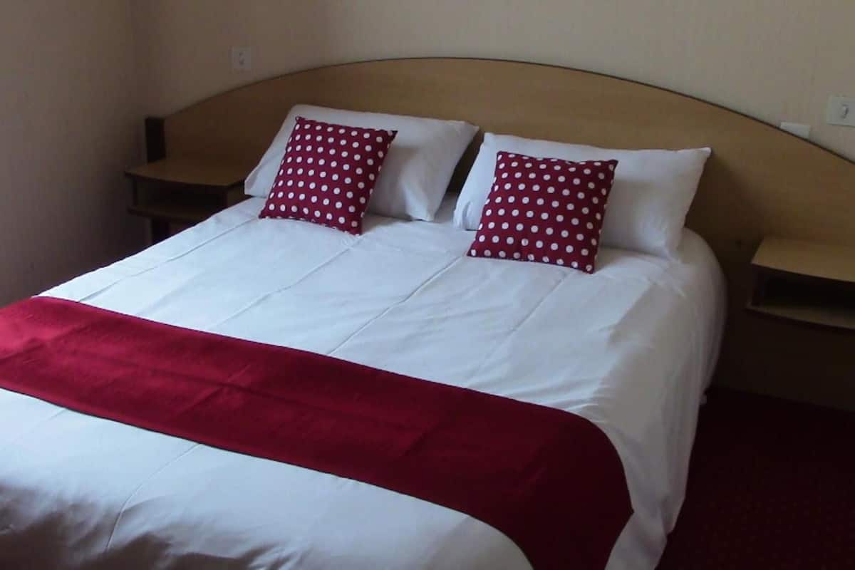 desk, iron/ironing board, free wifi, bed sheets