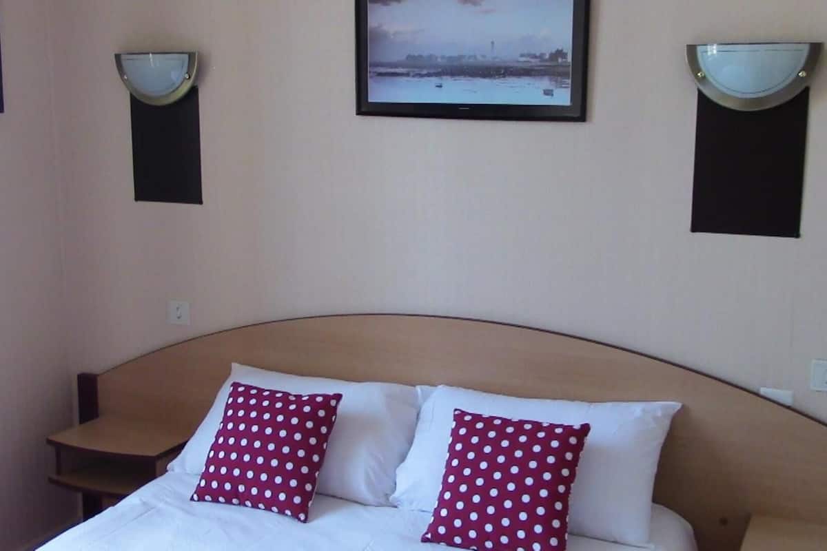 desk, iron/ironing board, free wifi, bed sheets