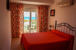 Basic Double or Twin Room, Sea View | Iron/ironing board, free WiFi, bed sheets - Hostal Esperanza (Velez-Malaga)