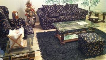 Coin salon dans le hall