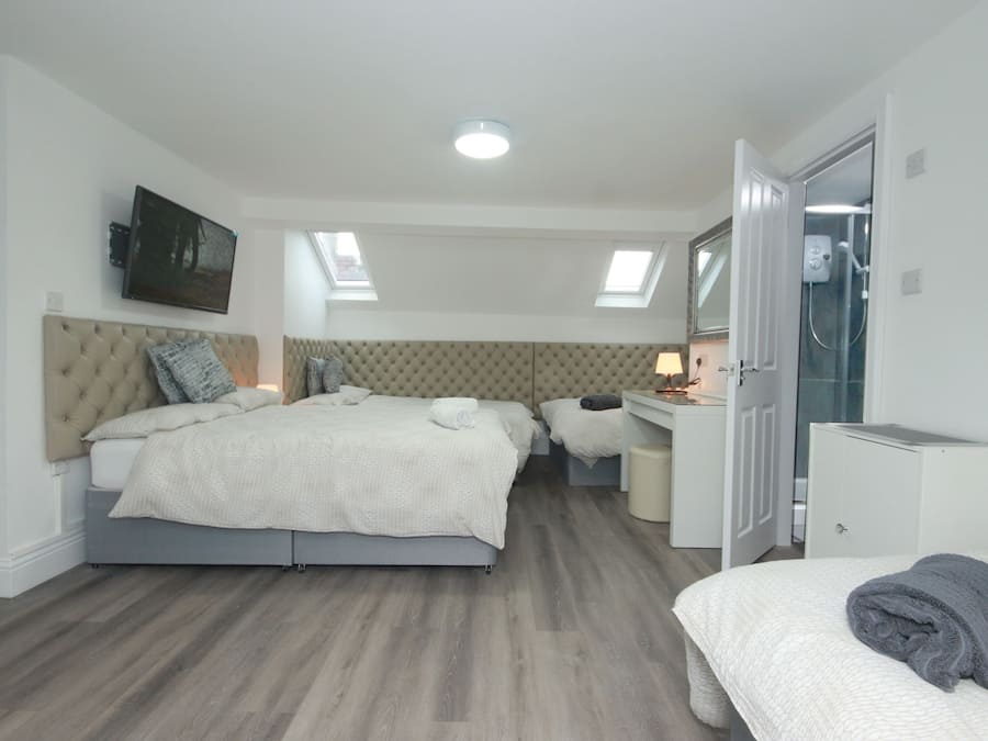 Room, Multiple Beds, Ensuite | Iron/ironing board, free WiFi, bed sheets