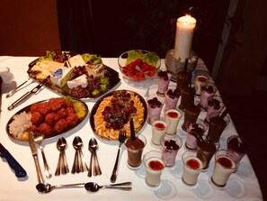 Bao gồm bữa sáng buffet hàng ngày