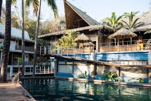 Outdoor pool, open 8:00 AM to 11:00 PM, pool loungers - Socialtel Nosara (Nosara)