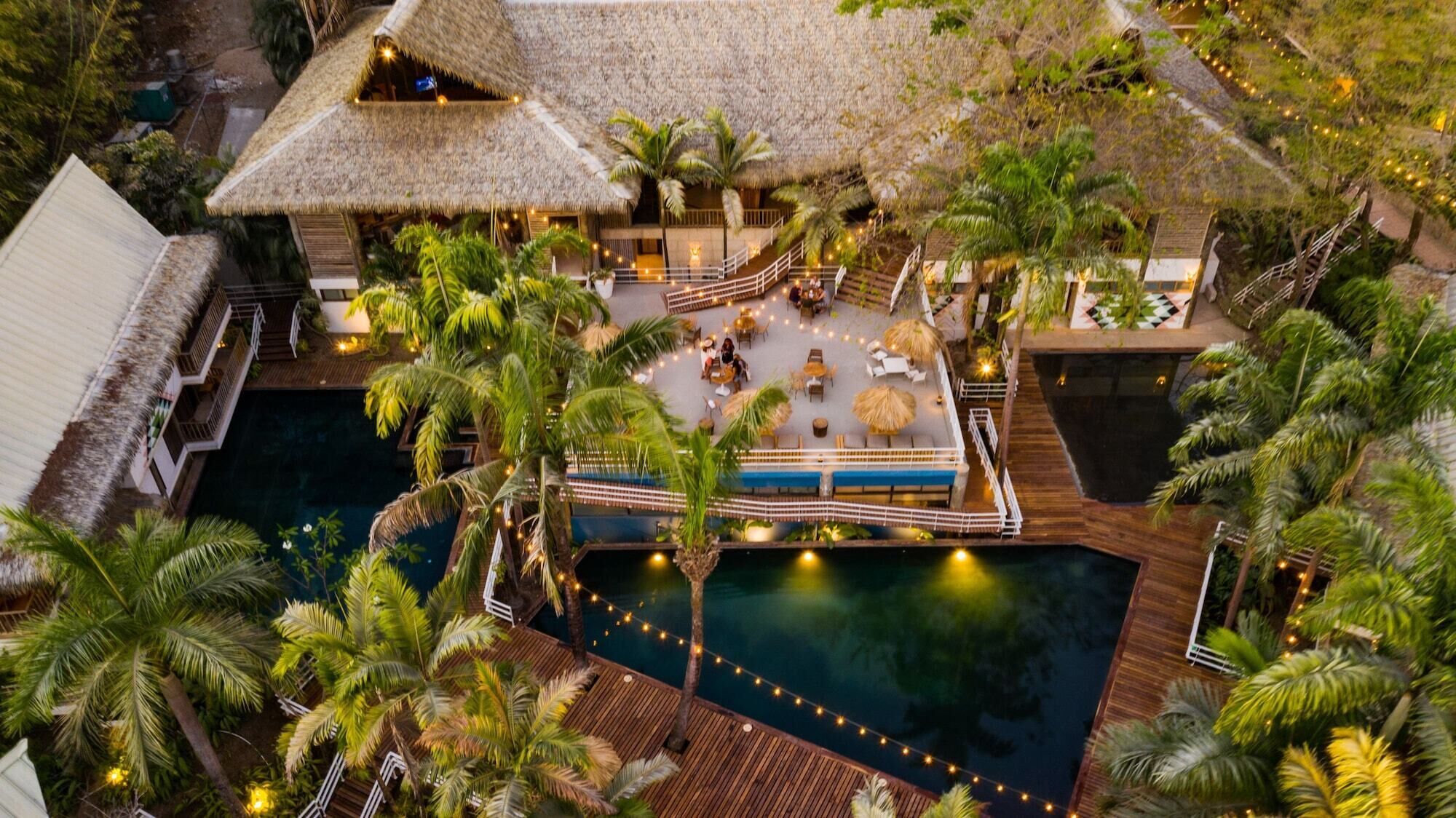 Outdoor pool, open 8:00 AM to 11:00 PM, pool loungers