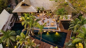 Outdoor pool, open 8:00 AM to 11:00 PM, sun loungers - Socialtel Nosara (Nosara)