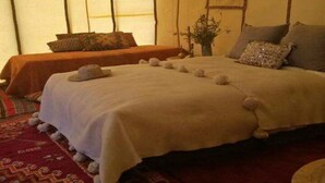 Desk, WiFi (free), bed sheets