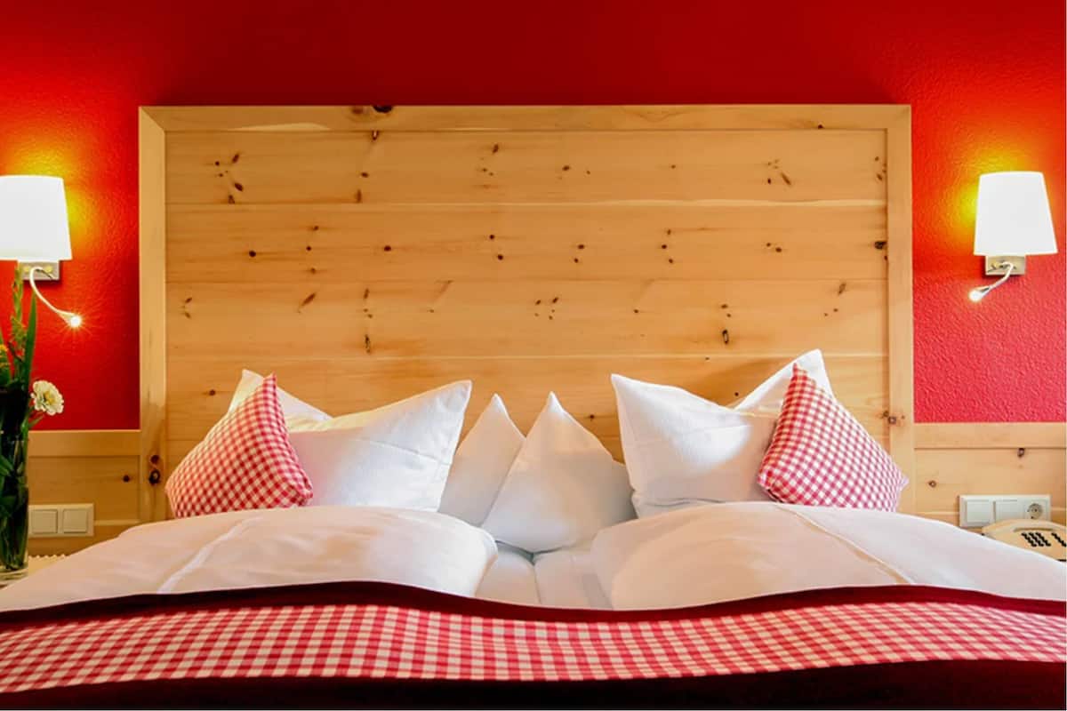 1 bedroom, minibar, desk, free wifi