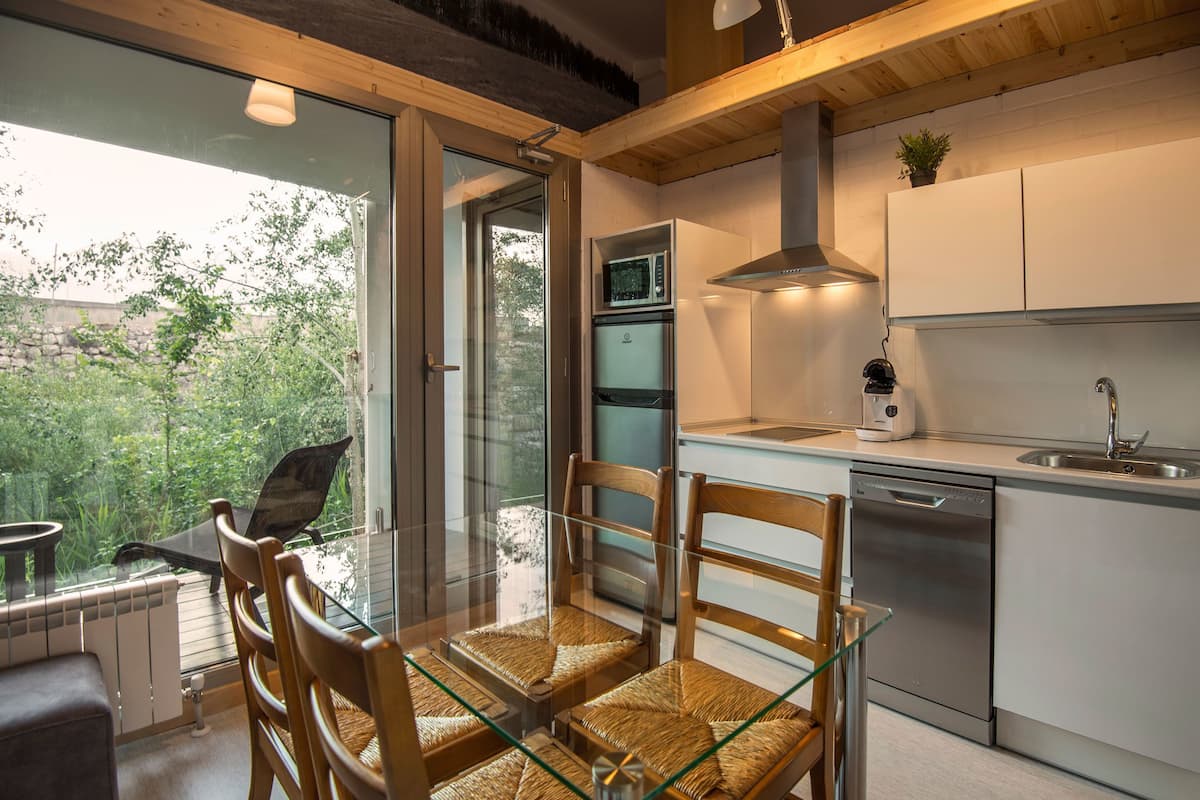 suite baldomero | private kitchen | full-sized fridge, microwave, stovetop, dishwasher