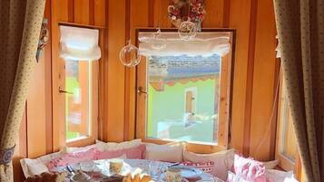 Desayuno de cocina local incluido todos los días