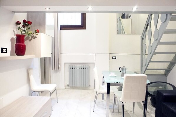Duplex | In-room dining