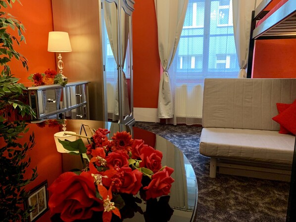 Familienapartment | Verdunkelungsvorhänge, Bügeleisen/Bügelbrett, kostenloses WLAN