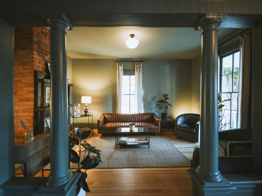 Lobby-lounge