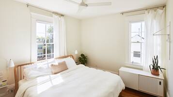 Comfort Suite, 1 King Bed, Non Smoking (Historic Suite) | 1 bedroom, premium bedding, desk, blackout drapes