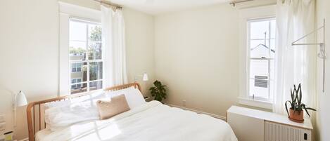 Comfort Suite, 1 King Bed, Non Smoking (Historic Suite) | Premium bedding, desk, blackout drapes, soundproofing