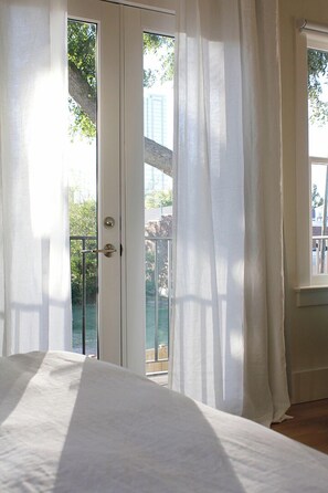 Deluxe Single Room, 1 King Bed, Non Smoking, Patio (Patio King) | Premium bedding, desk, blackout drapes, soundproofing - Guest House Raleigh - Adults Only (Raleigh)