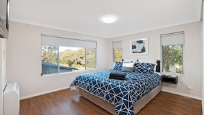 3 chambres, fer et planche à repasser, Wi-Fi gratuit, draps fournis