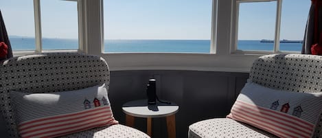 Premium bedding, iron/ironing board, free WiFi, bed sheets