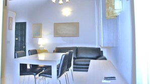 Duplex, 2 Bedrooms | Living area