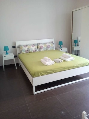 Coffres-forts dans les chambres, Wi-Fi gratuit, draps fournis