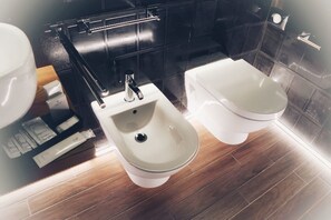 Design-Zimmer, eingeschränkter Meerblick | Badezimmer