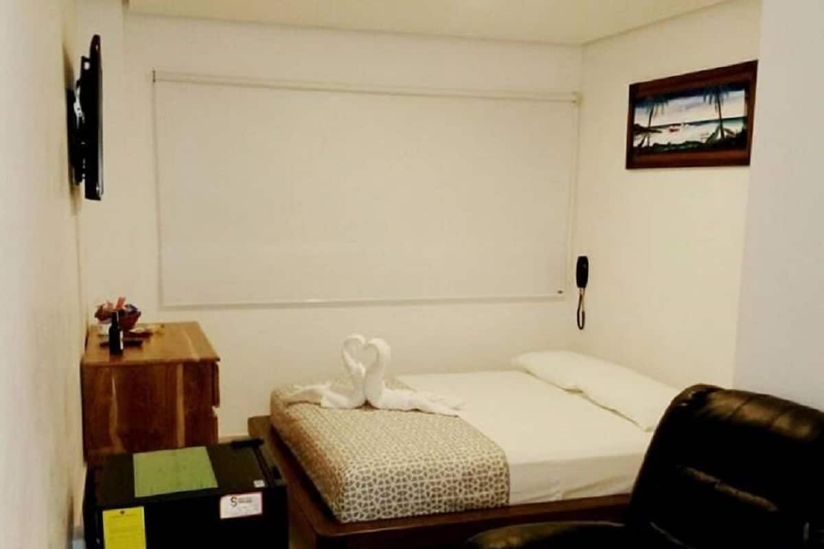 Doppia Standard, 1 letto matrimoniale | Minibar, Wi-Fi gratuito, lenzuola