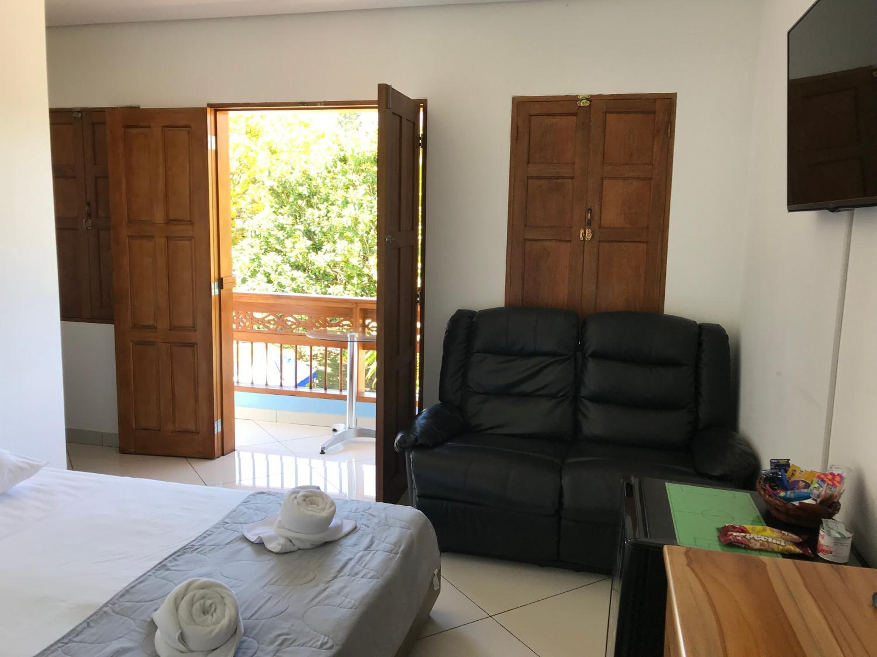 minibar, free wifi, bed sheets